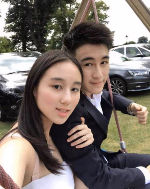 賭王兒女出席富豪婚禮，何超欣何猷君穿運動服顯隨意，外甥女露面