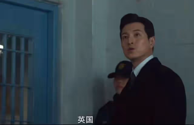 《黑暗榮耀2》大尺度鏡頭惹爭議,兩次特寫女配空姐身材