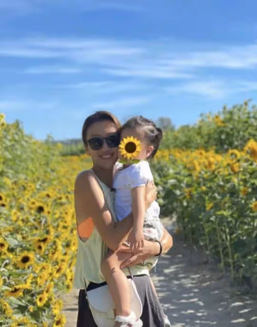 謝霆鋒妹妹謝婷婷的神秘男友出現？疑是白髮老外很顯老