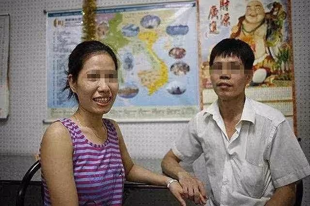 母親走後,傻兒子無人照顧,大姐推脫不管,二姐含淚領回家後笑了!