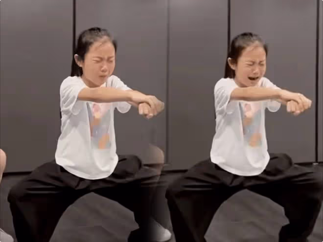 李小璐曬女兒熱舞,10歲甜馨穿露臍裝舞姿嫵媚,網友直呼不合適