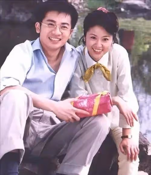 七位男星帥氣多金卻至今未娶，愛情複雜感情成謎，最大的已70歲