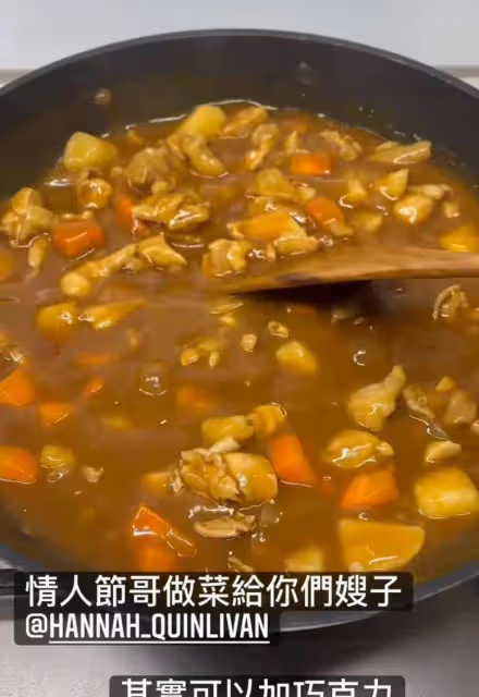 看明星如何過節：周杰倫曬情侶照後做咖喱飯，謝娜張傑親密挽手