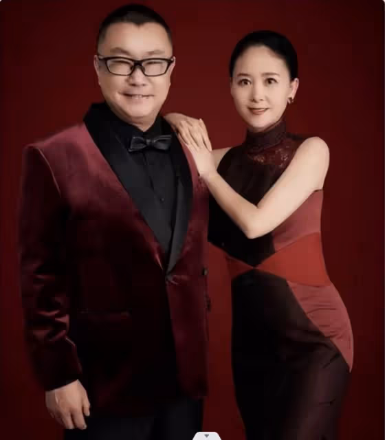 尹相傑現身禿頭明顯,小16歲愛妻貌美身材佳,兩人被攀親戚很尷尬