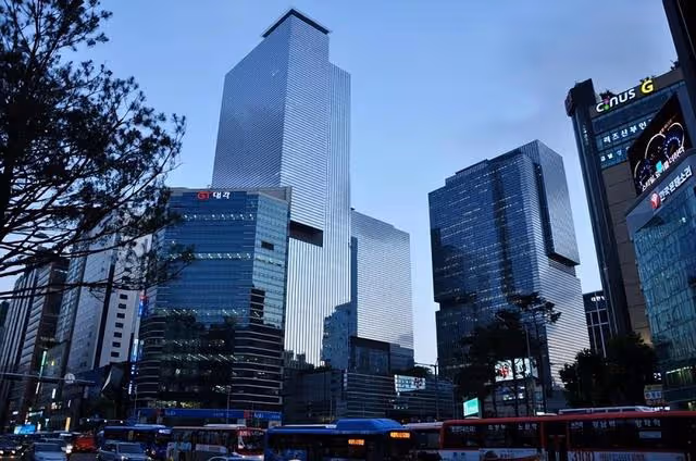 韓國女團都跟財閥睡過是真的嗎,韓國被財閥控制會不會是個謊言?