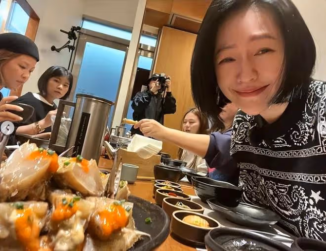 小S抵達韓國吃醉蟹，大S也即將和具俊曄的媽媽實現初次見面