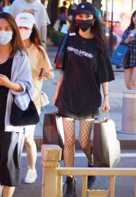 楊冪失婚後不看望女兒有苦衷,希望小糯米安靜成長,三年只見一次