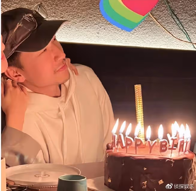 吳千語曬西裝熱褲另類穿搭引熱議,網友吐槽不倫不類像底褲外穿