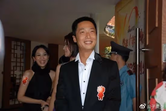 TVB馬浚偉:最帥「康熙」,為考北大放棄事業,52歲不婚不育