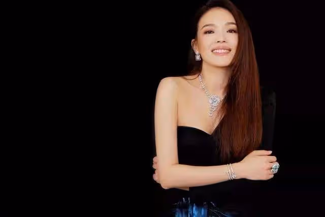 47歲舒淇滿頭白髮，「毀容」近照曝光：結婚7年後怎麼變成這樣？