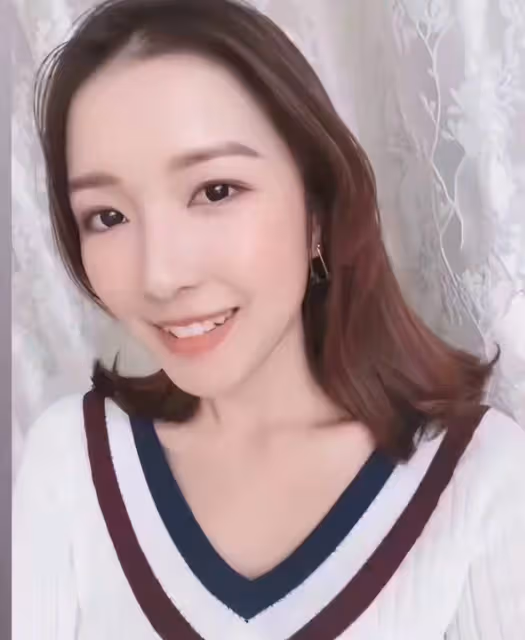 郭嘉文疑似有新戀情,家中出現神秘光腳照,不是李澤楷的