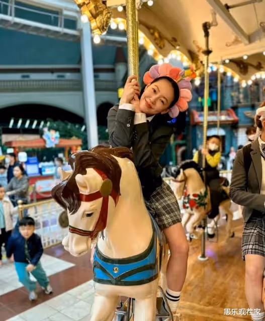 小s在韓旅遊扮少女,大吃韓牛感動到哭,網友辣評:別丟人現眼