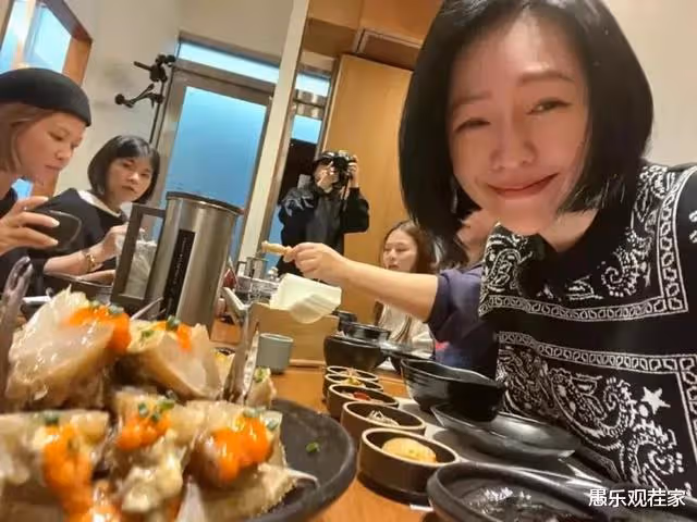 小s在韓旅遊扮少女,大吃韓牛感動到哭,網友辣評:別丟人現眼