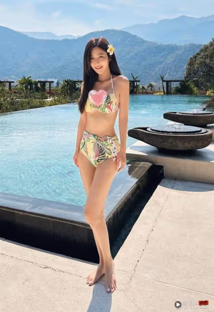 曾莞婷犯規了!直逼最大尺度「半球失守」包不住嗨喊:我的夏天來臨了