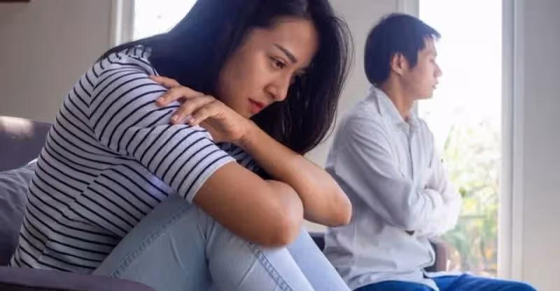 兒媳生病不能做飯伺候婆婆，兒子掀桌子動手，離婚後兒媳太幸福了