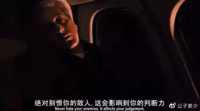 楊紫瓊獲首位華裔奧斯卡影后!盤點歷屆經典歌曲、台詞,抓馬名場面