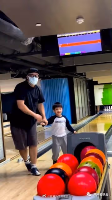 父子合體破婚變傳聞?雯雯花60元促進父子情見大仔燦笑