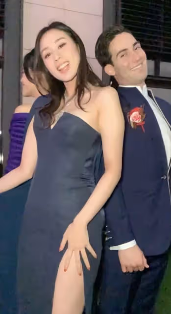 何超欣曬與嫂子奚夢瑤合影,珠光寶氣,與香港名媛林恬兒同框比美