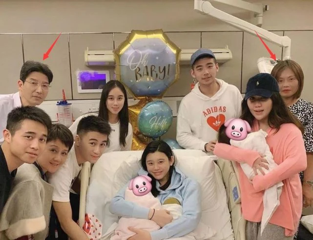 何猷君奚夢瑤合體參加婚禮,23歲何超欣盛裝出席,艷壓名媛林恬兒