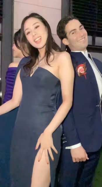 何超欣曬與嫂子奚夢瑤合影，二人珠光寶氣，與香港名媛林恬兒同框比美