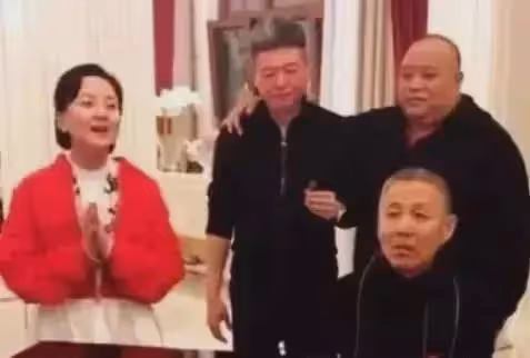 馮小剛酒局上讓女演員跳舞,陳道明當場呵斥:你丫沒見過別人跳舞