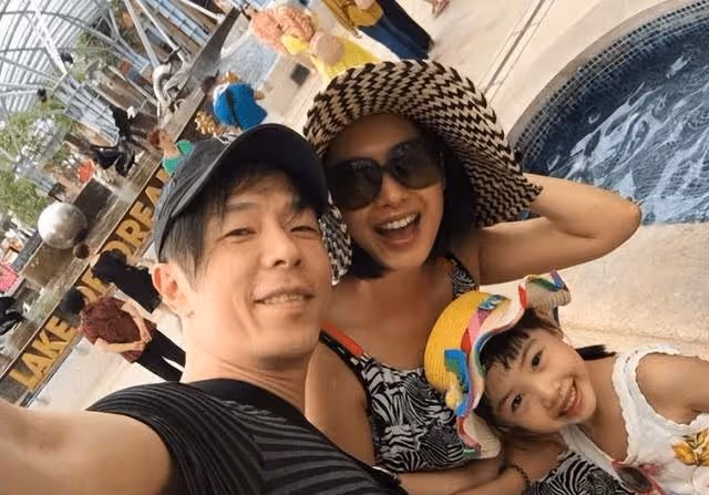 香港童年女神消失一年，近況被網友曝光，曾自曝初戀只維持一天