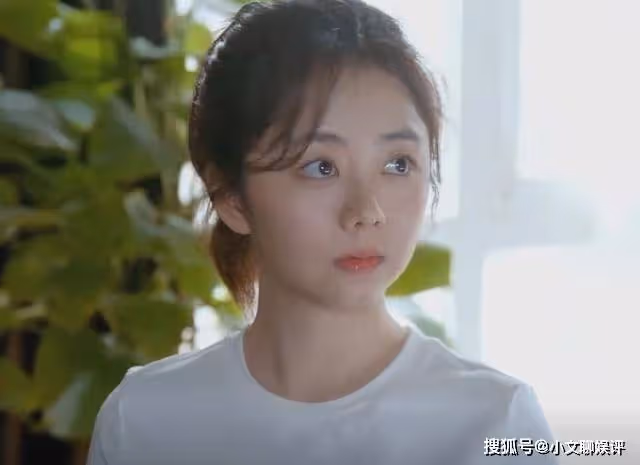 《歸路》路晨和歸曉相逢，拒絕父母給安排的婚約，兩人登記結婚