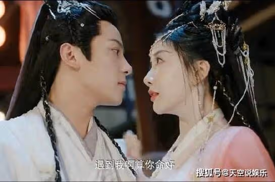 《傾世小狂醫》在哪個平台播出？男主是誰？御龍淵和夜非白是什麼關係？