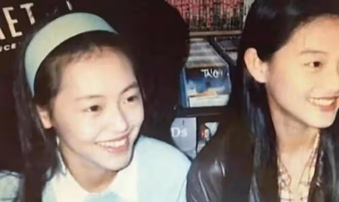 小S韓國穿JK制服拍照,狀態回春如少女,和偶遇網友說山東話好親切