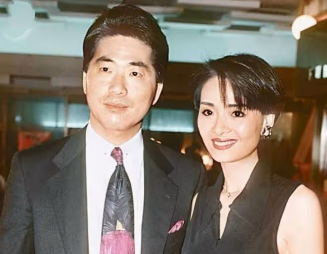 5位TVB老藝人參加晚宴,黃百鳴陳欣健現身,56歲葉子媚鼻子整變形