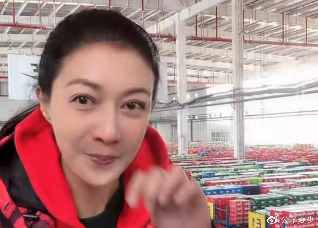 50歲吳綺莉進廠打工!內心強大不在意惡評,女兒國外撿垃圾太心酸