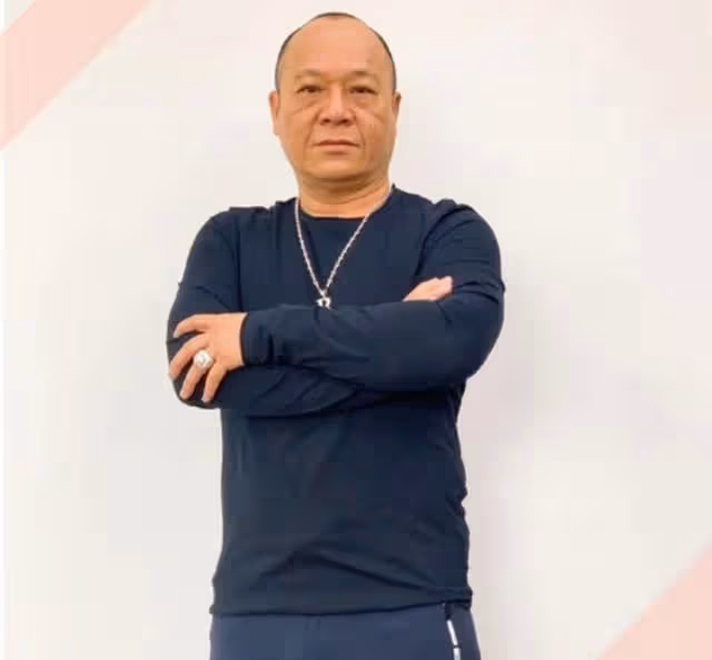 戀情曝光?69歲知名港星與新歡公開牽手吃飯,其身材火辣高達2米