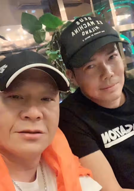 戀情曝光?69歲知名港星與新歡公開牽手吃飯,其身材火辣高達2米