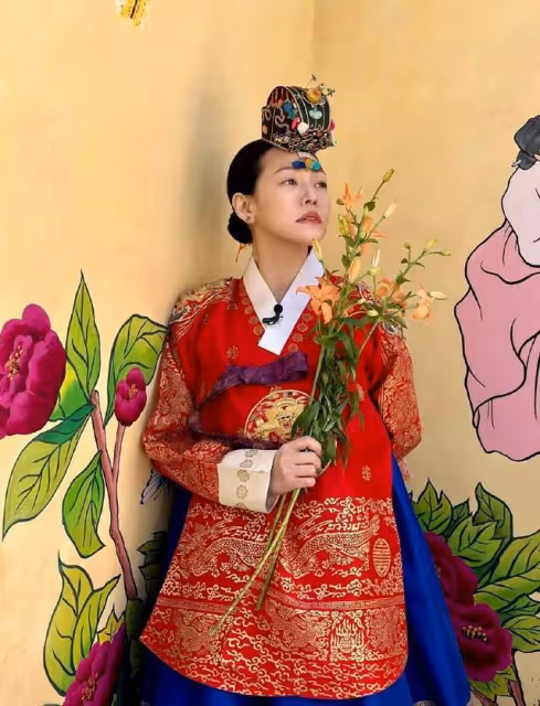 小S化身「韓國代言人」,親自為韓服做宣傳,還盛讚部隊火鍋好吃