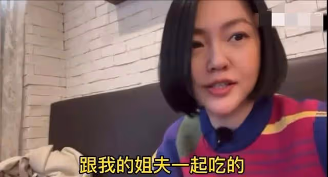 小S化身「韓國代言人」,親自為韓服做宣傳,還盛讚部隊火鍋好吃