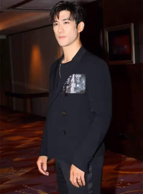 36歲李治廷宣布已秘密結婚!否認移情別戀,妻子是混血兒身材出眾