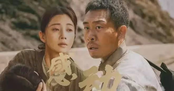 一場在香港舉辦的頒獎典禮,暴露了對內地明星的「惡」