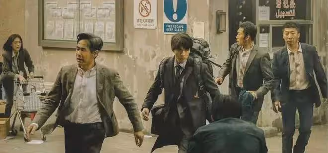 一場在香港舉辦的頒獎典禮,暴露了對內地明星的「惡」