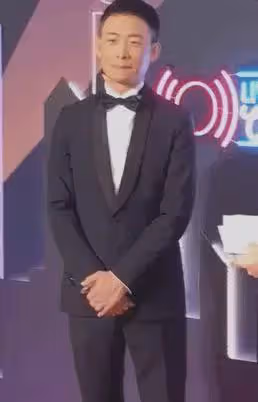 一場在香港舉辦的頒獎典禮,暴露了對內地明星的「惡」