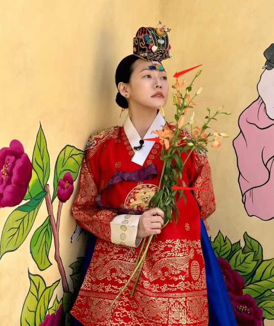 丟人現眼!吃韓國美食陶醉穿韓服自豪的小S儼然把自己當成韓國人了