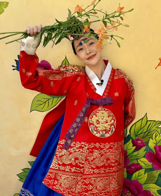 丟人現眼!吃韓國美食陶醉穿韓服自豪的小S儼然把自己當成韓國人了