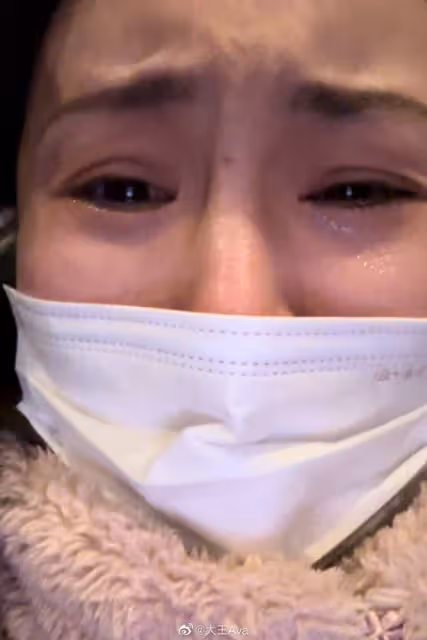 34歲「大王」官宣懷孕，激動到淚崩，與小6歲老公備孕一天迎喜訊