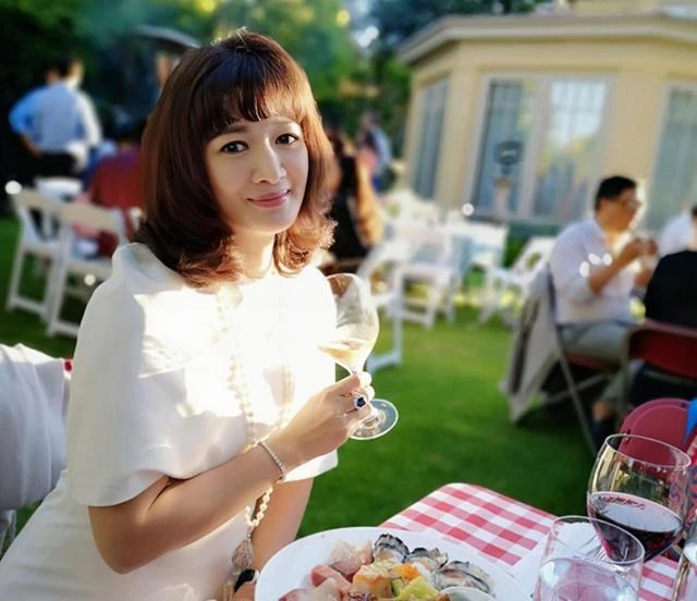 香港知名女星斥資3200萬買新房!再婚嫁富商成闊太,前夫因病離世