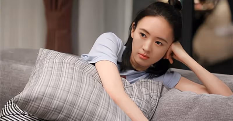 出軌老婆閨蜜被抓現行，老婆原諒，閨蜜卻不依不饒：是她讓我來的