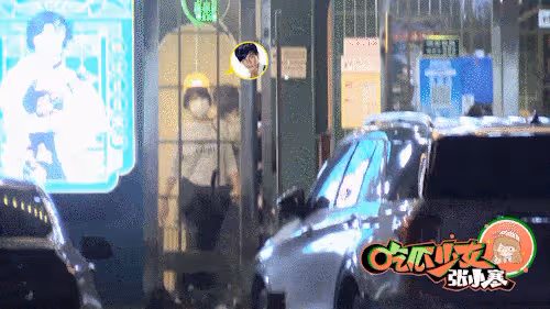劉詩詩台北慶生畫面曝光！吳奇隆祖孫三代包場，4歲帥兒牽氣球