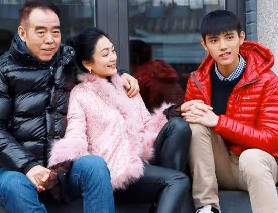 同時星二代，陳凱歌宋丹丹費力捧不紅孩子，只有她兒子自己成影帝