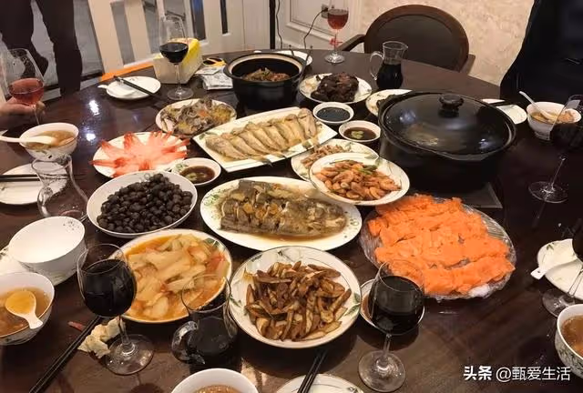 婆婆60歲大壽,我出錢出力,小姑子上桌後我忍氣吞聲,最後掀了桌