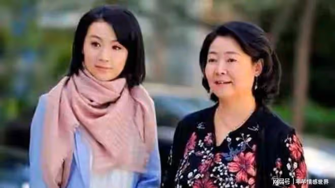 婆婆照顧孫子8年，兒媳卻突然讓她回老家，兒媳：求你了，趕緊走