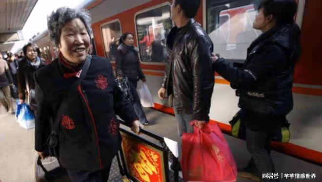 婆婆照顧孫子8年,兒媳卻突然讓她回老家,兒媳:求你了,趕緊走