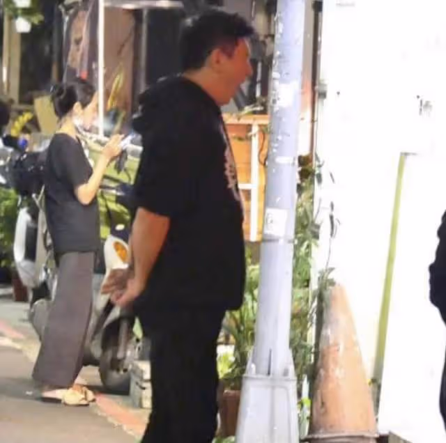 劉詩詩台北慶生破婚變傳聞，吳奇隆街邊剔牙顯邋遢，4歲兒子露面